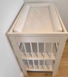 IKEA Changing table & baby care mat