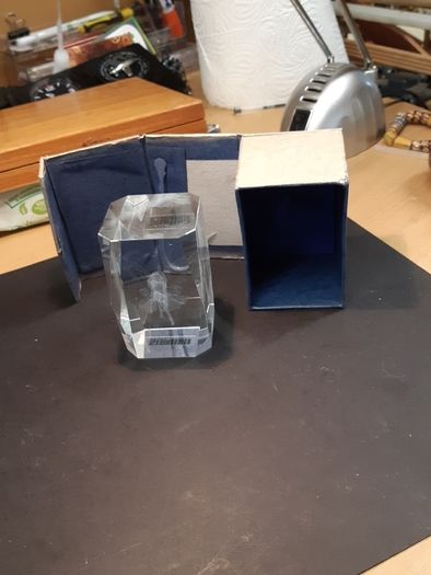 Paper weight glass