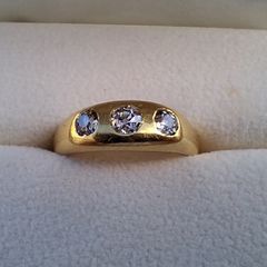 Antique 18ct gold diamond ring 3 stones
