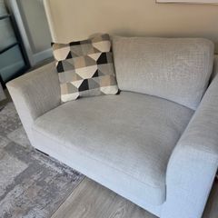 Diamond furniture Rachel snuggler