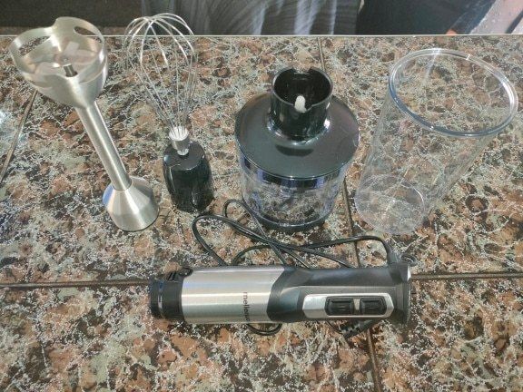 BRAND NEW 1000W. Speed adjustable. Powerful. Blades INOX. Measuring Cup, emulsifier, picator