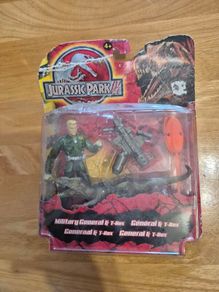 Jurassic Park 3  - Military General + t-rex