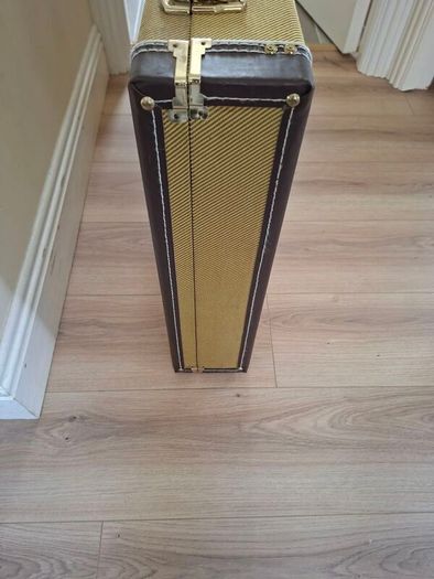 Vintage Tweed 8-Guitar Hard Case Gear4music Second Hand