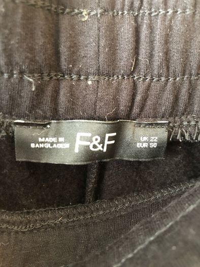 Tracksuit bottoms (size 22)