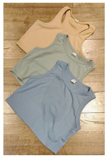 Girls tops. Age 10-12