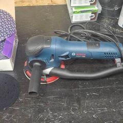 BOSCH GET 75-150 240v 150mm Random Orbit Sander and full box of 3M Xtract 80 grit sander discs plus other pads