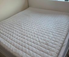 Mattress topper 180x200 barely used