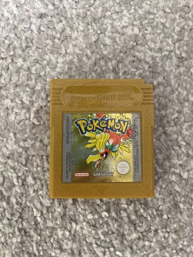 Pokemon gold (authentic & new battery)