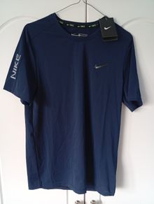 nike t-shirt