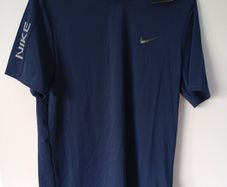 nike t-shirt