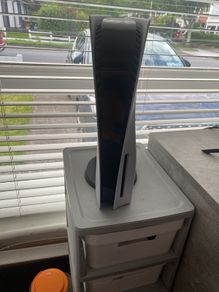 PS5 825 GB +brand new controller