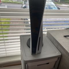 PS5 825 GB +brand new controller