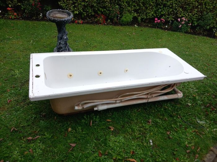 jacuzzi bath