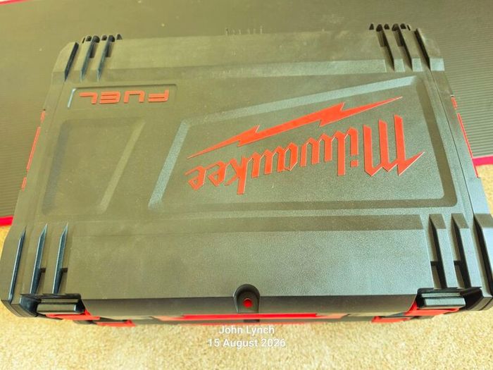 Milwaukee M18   Die grinder                                                                                                      Milwaukee m18 fuel grinder