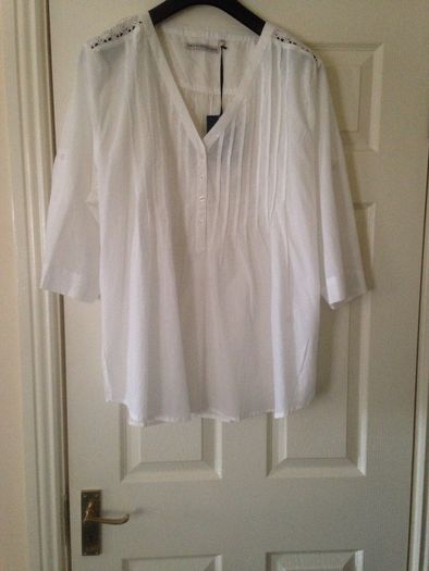 top size 28 bnwt