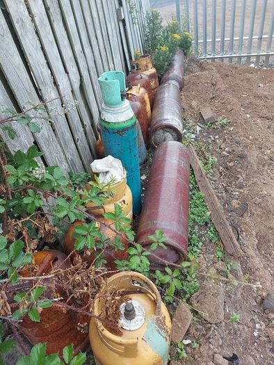14 Free Empty gas barrels in bray