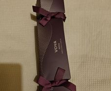 Voya Christmas Cracker