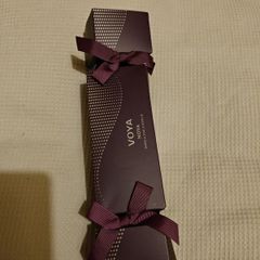 Voya Christmas Cracker