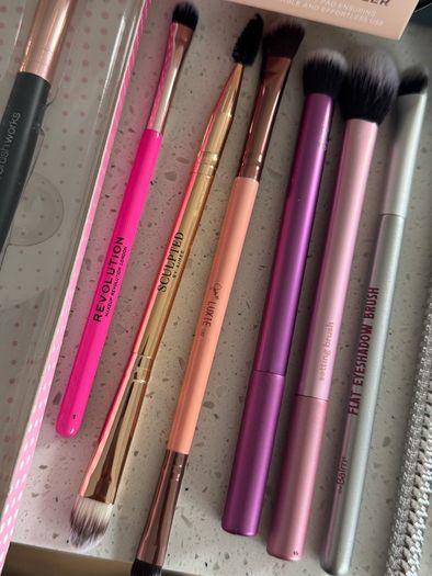 Makeup brushes new 100% genuine