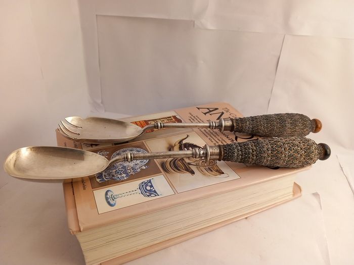 Antique/vintage  Richard Martin &Ebenezer Hall Sheffield  salad servers dated 1887 are very rare items if not unique in pristine condition with ceramic handles will make a great  gift present for the loved ones also a great impression at the dinner ta