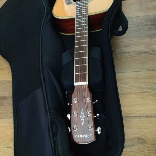 Alvarez MD60BG - All Solid Bluegrass