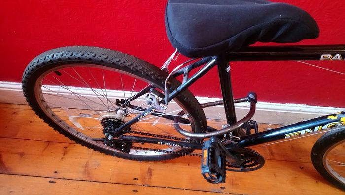Bike with accessories + 2 new extra inner tubes check photos