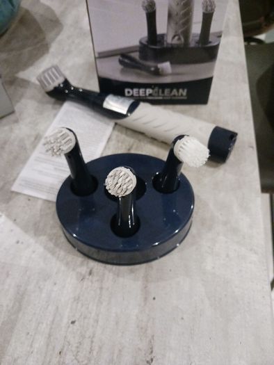scrubber brush cleans all tight Areas