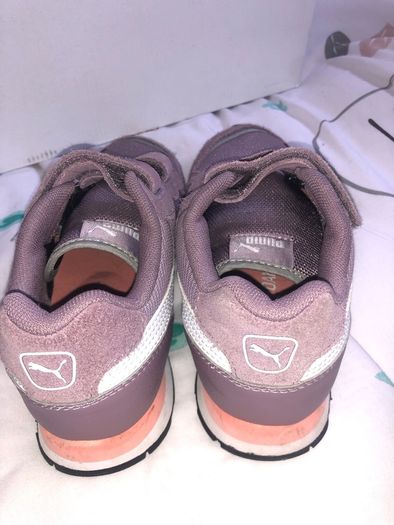 Girls Puma Runners UK2