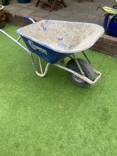 Wheel barrow