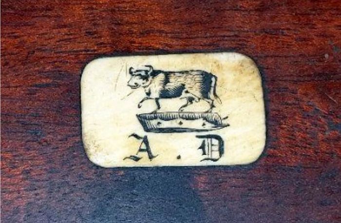 Antique Stately Home Wooden Crested Box