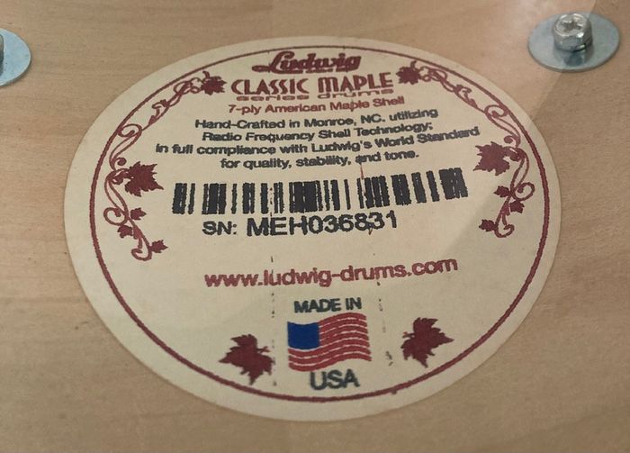 Ludwig Champagne Sparkle 7-ply Maple 14x5 Snare Drum