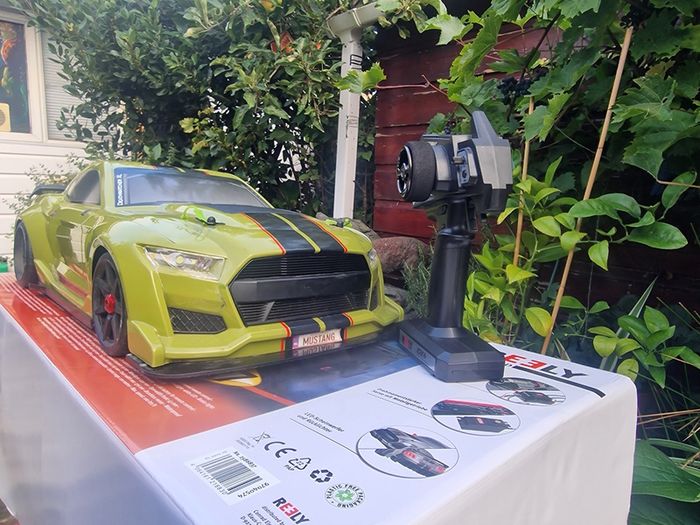 large radio controlled 6s Ford mustang
