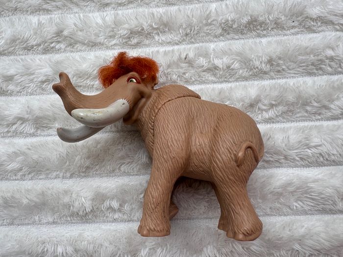 Ellie Mammoth Ice Age 2: The Meltdown Burger King 2005 approx. 10 cm. Used Please see photos
