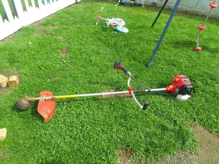 Strimmers, Saw and screw gun