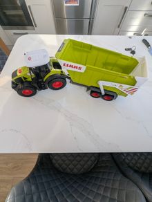 Dickie Toys CLAAS Farm Tractor & Trailer Set