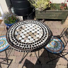 Garden Table and 2 chairs