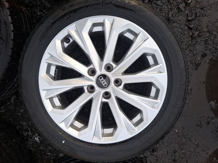 17" Genuine Audi Alloys with tyres