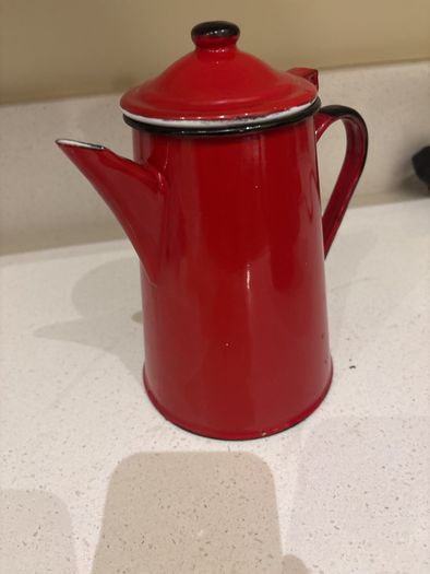 Vintage - Mid Century Red Enamel Coffee Pot with attached lid - 17 cm to lid level