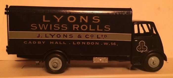 Dinky Toys Guy Van