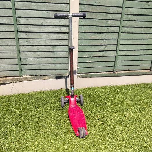Red Micro Maxi Scooter