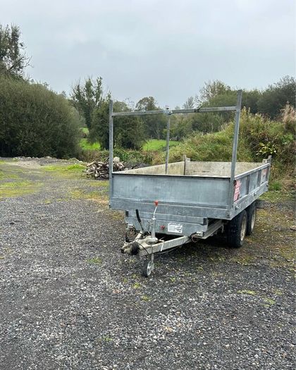 Tipping trailer