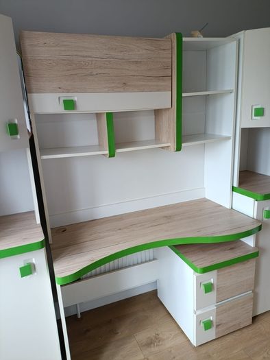 wall unit for a child's room