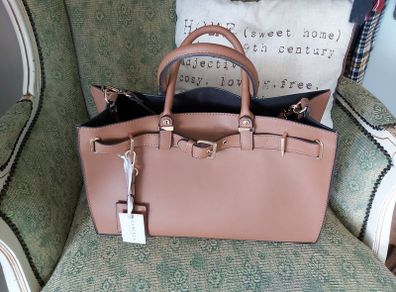 Handbag