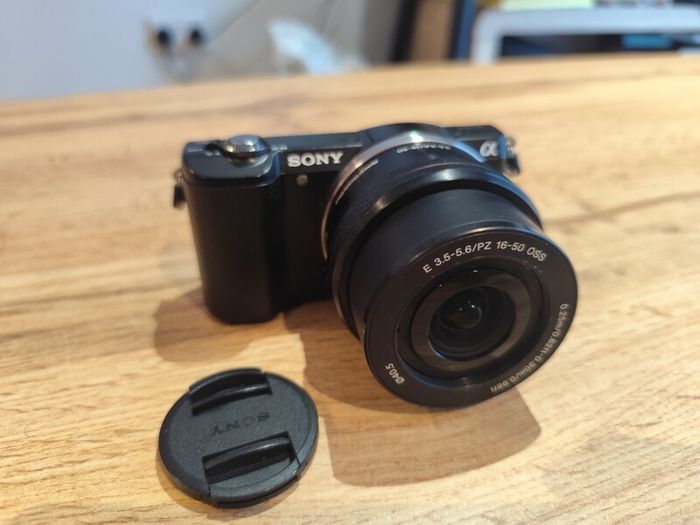 Sony a5000 Mirrorless Camera - Excellent Condition - Very Low Shutter Count!