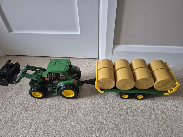 John Deere - Tractor and Bale Toy Set