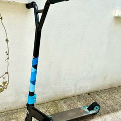 Kids stunt scooter