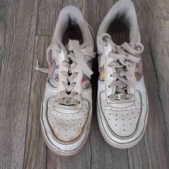 girls nike Airforce size 5.5