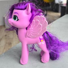 Large Princess Pipp Petals Brushable 6 inch MLP G5 My Little Pony Hasbro 2021