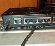 MOTU AVB Switch 5 Port Network Hub for MOTU Interfaces Low Latency AVB