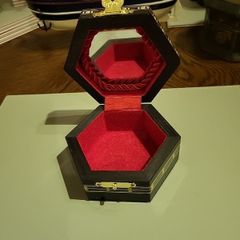 Trinket box